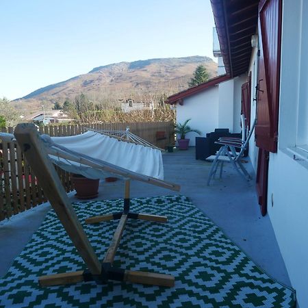 Auberge Trabenia Ascain Bagian luar foto