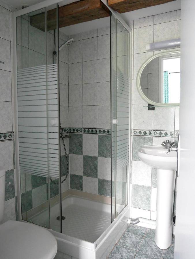 Auberge Trabenia Ascain Bagian luar foto