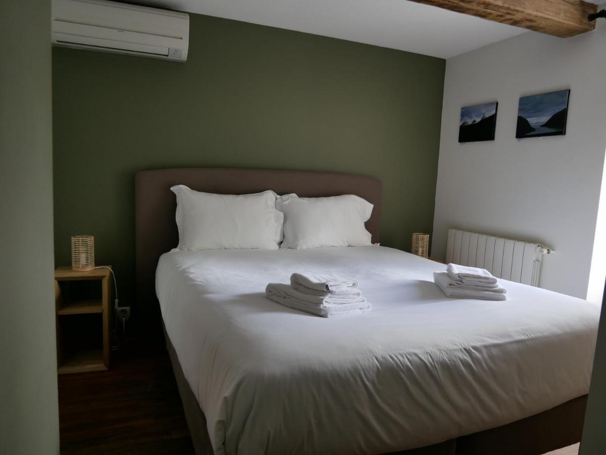 Auberge Trabenia Ascain Bagian luar foto