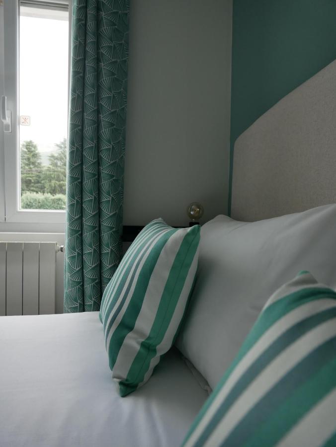 Auberge Trabenia Ascain Bagian luar foto