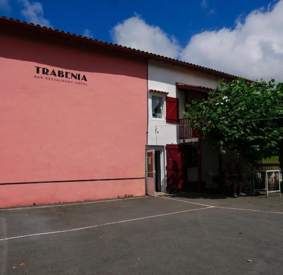 Auberge Trabenia Ascain Bagian luar foto
